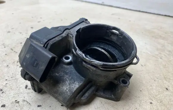 Audi A3 S3 A3 Sportback 8P Throttle valve 03G128063A V320