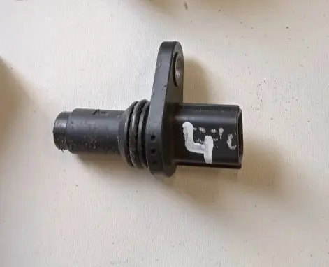 Infiniti G37 Camshaft position sensor