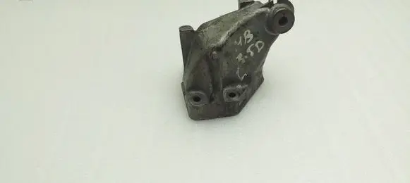 Mercedes-Benz ML W166 Engine mounting bracket A6422236304