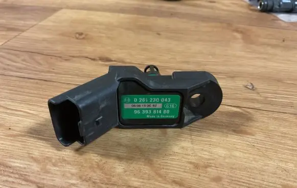 Peugeot 307 CC Air pressure sensor 0261230043 9639381480