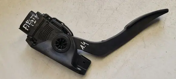 Ford Fiesta Accelerator throttle pedal 8V219F836AB 6PV00951720