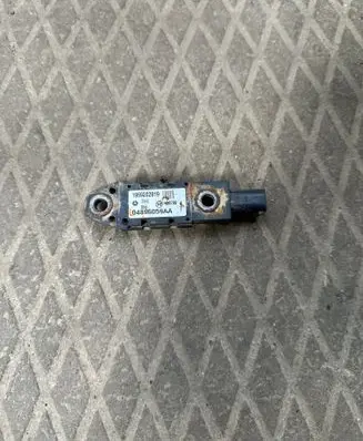 Chrysler Voyager Airbag deployment crash/impact sensor 04896059AA 1969202819