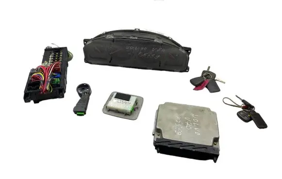 Volvo V70 Engine ECU kit and lock set K5559 08627471 8622636