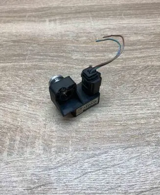 Renault Megane II Airbag deployment crash/impact sensor 8200411025 601298200Used WithPlug