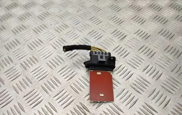 Chevrolet Aveo Heater blower motor/fan resistor 52429971
