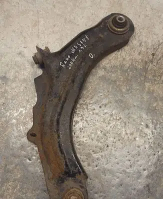 Renault Megane II Front lower control arm/wishbone