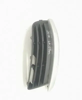 Volkswagen Jetta V Front bumper lower grill 1K0853666J