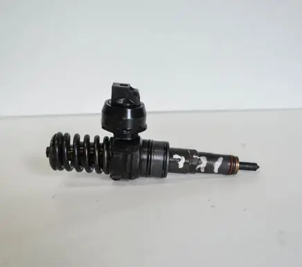 Volkswagen Golf VI Fuel injector NESIMATO