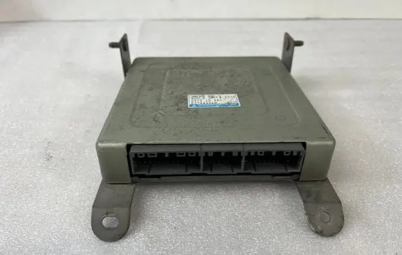 Mazda 323 F Engine control unit/module Z57318881 75735R1