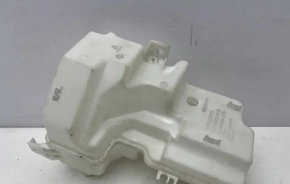 Volvo XC40 Windshield washer fluid reservoir/tank 32274694