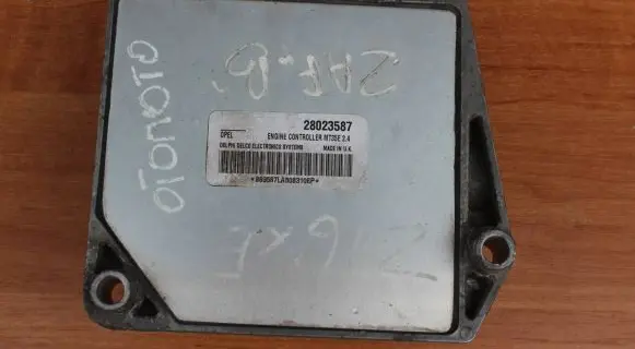Opel Zafira B Engine control unit/module ECU 28023587 86357LA08306P MT35E24