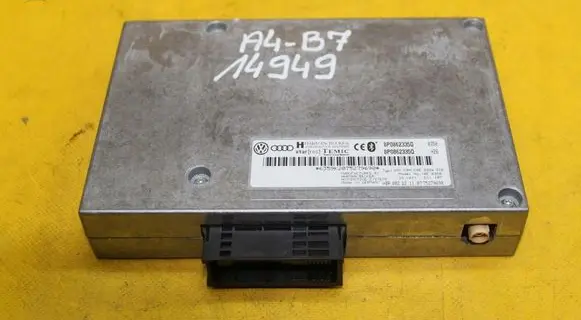 Audi A4 S4 B7 8E 8H Bluetooth control unit module 8P0862335Q