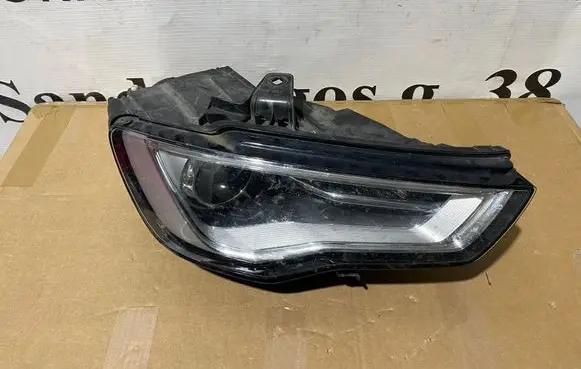 Audi A3 S3 8V Headlight/headlamp 8V0941044