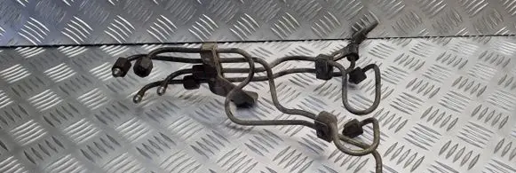 Nissan King Cab, Navara Fuel injector supply line/pipe 