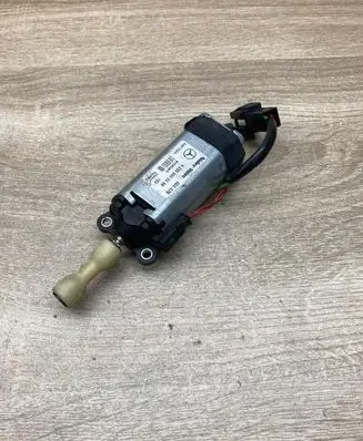 Mercedes-Benz S W220 Steering column adjust motor A2205400288 404476