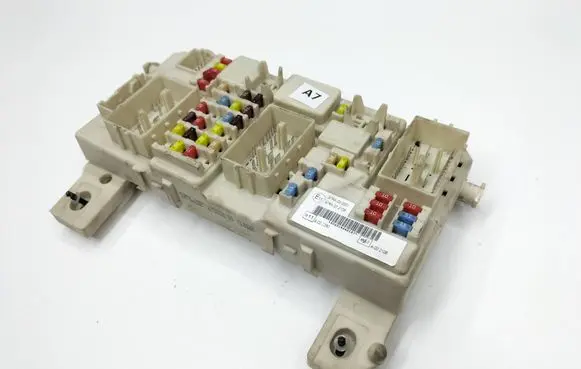 Ford Focus Fuse module 7M5T14A073CC