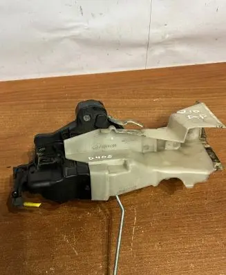 Mercedes-Benz C W204 Sliding door lock 2027231408 D405