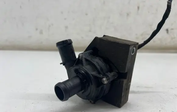 Skoda Octavia Mk4 Electric auxiliary coolant/water pump 5Q0965567