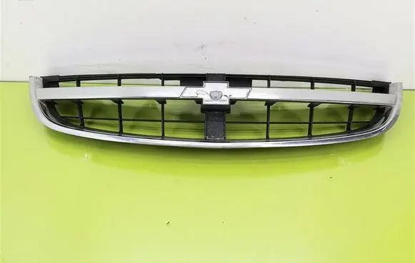 Chevrolet Epica Front bumper upper radiator grill 96635474