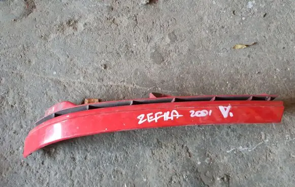 Opel Zafira A Under headlight/headlamp trim 90580651