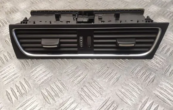 Audi A5 8T 8F Dashboard air vent grill cover trim 8T2820951B
