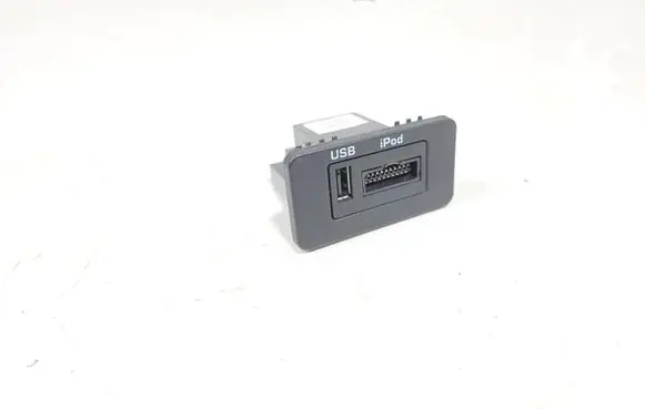 Land Rover Range Rover L322 iPod connector socket AH2219C166AA