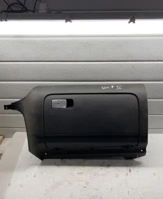 Volkswagen Golf V Glove box 1K1857290