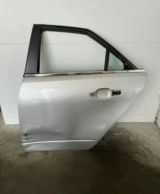 Cadillac CTS Rear door 15880692