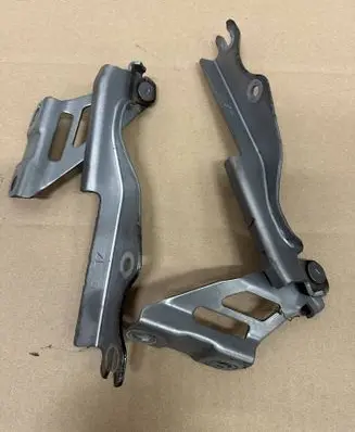 Mazda 6 Engine bonnet/hood hinges 