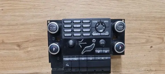 Volvo V70 Climate control unit 30782903