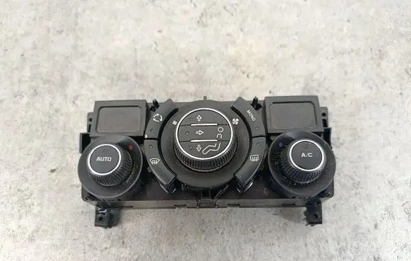 Peugeot 308 Climate control/heater control trim 96558144XTVALEO