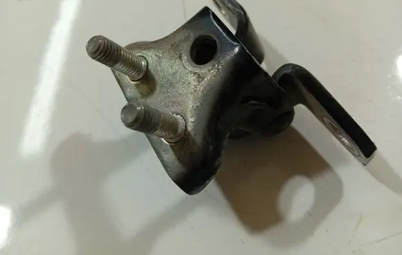 Peugeot 4007 Rear door lower hinge