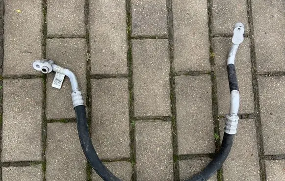 Audi A5 8T 8F Air conditioning (A/C) pipe/hose 8T0260701N