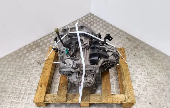 Fiat Talento Manual 6 speed gearbox 304013792R