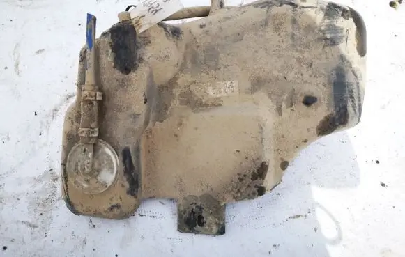 Vacuum air tank
