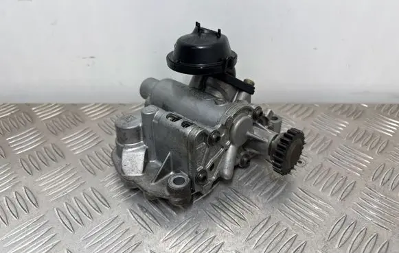 Audi Q7 4M Oil pump 06K344
