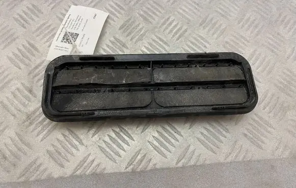 Mercedes-Benz CLS C257 Quarter panel pressure vent A2058301201