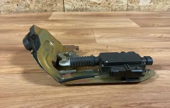 Citroen C8 Sliding door lock PZ08B017