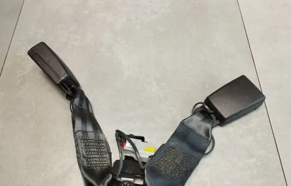 Volkswagen Amarok II Middle seatbelt buckle (rear) MB3B26611C72BD