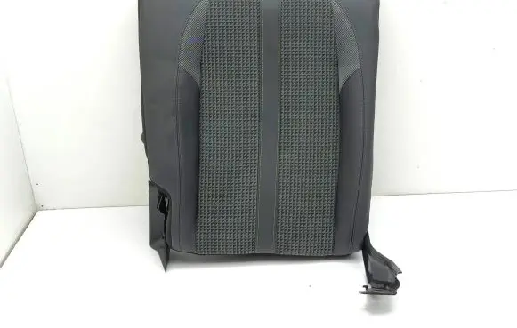 Peugeot 2008 II Rear seat 