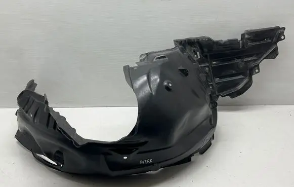 Front wheel arch liner splash guards