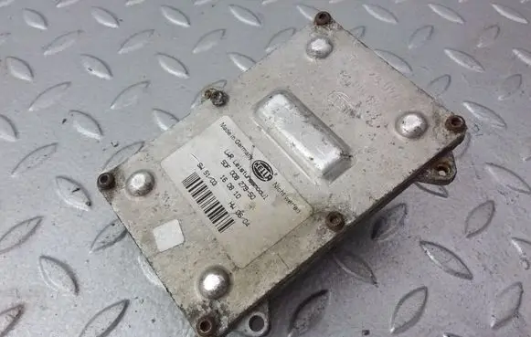 Mercedes-Benz E W211 Headlight ballast module Xenon 5DF00827950