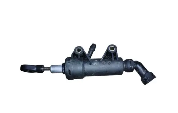 BMW 5 E39 Clutch master cylinder 21526773670