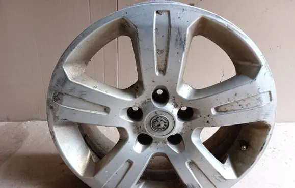 R17 alloy rim