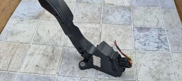 Toyota Auris 150 Accelerator throttle pedal 7811002010 08057B 48602601396