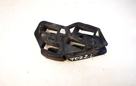 Volkswagen Polo IV 9N3 Front bumper mounting bracket 6q0807183a