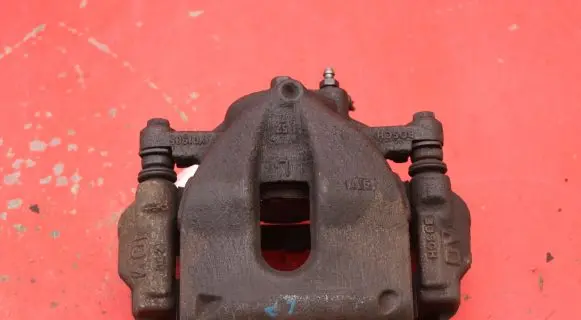 Toyota Auris 150 Front brake caliper