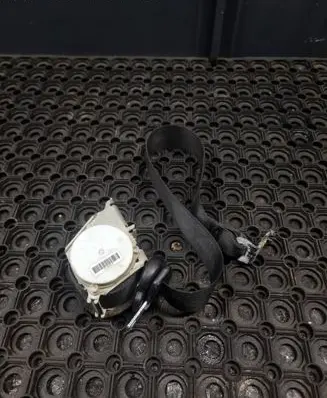 Rear seatbelt