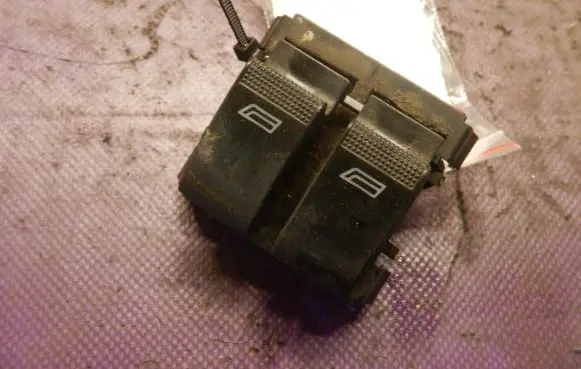 Audi A3 S3 8L Quarter vent window switch 8L0959851