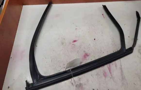 Volvo V40 Rear door glass trim molding 31278599 31278600